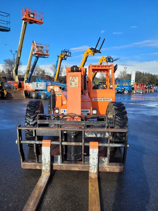 2015 SKYTRAK 8042 Forklift