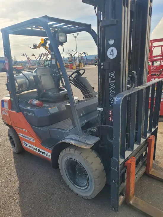 2017 Toyota 8FGU25 Warehouse Forklift