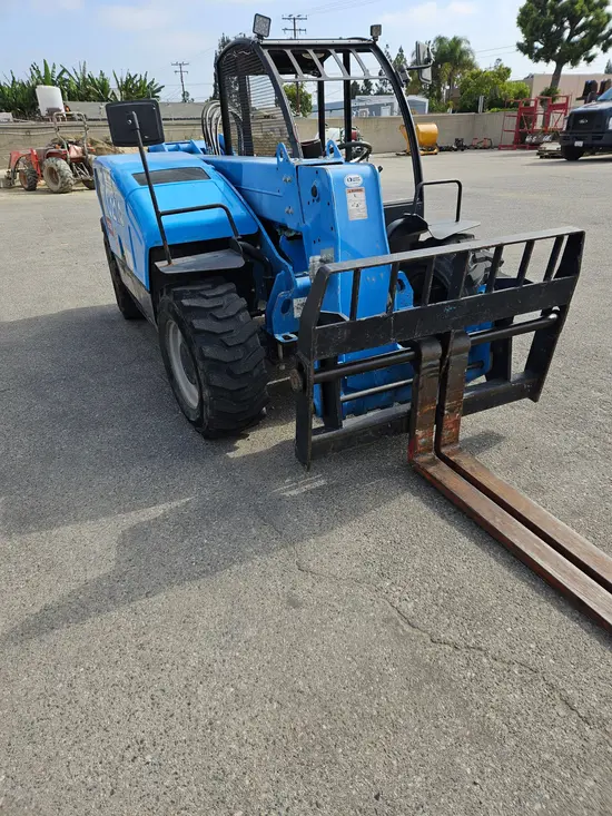 2017 Genie GTH-5519 Forklift