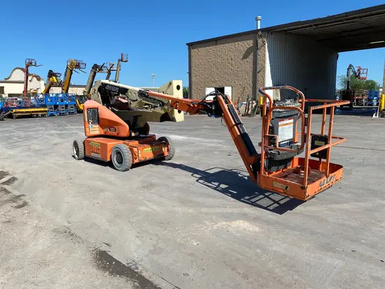 2013 JLG E400AJPN Articulating Boom Lift