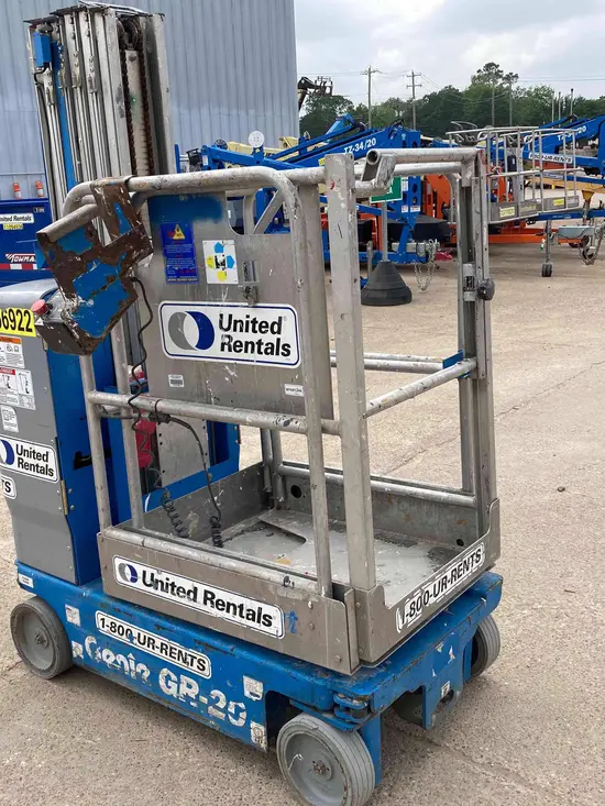2015 Genie GR-20 Self-Propelled One-Person Lift