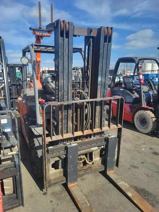 2015 Toyota 8FD35U Warehouse Forklift