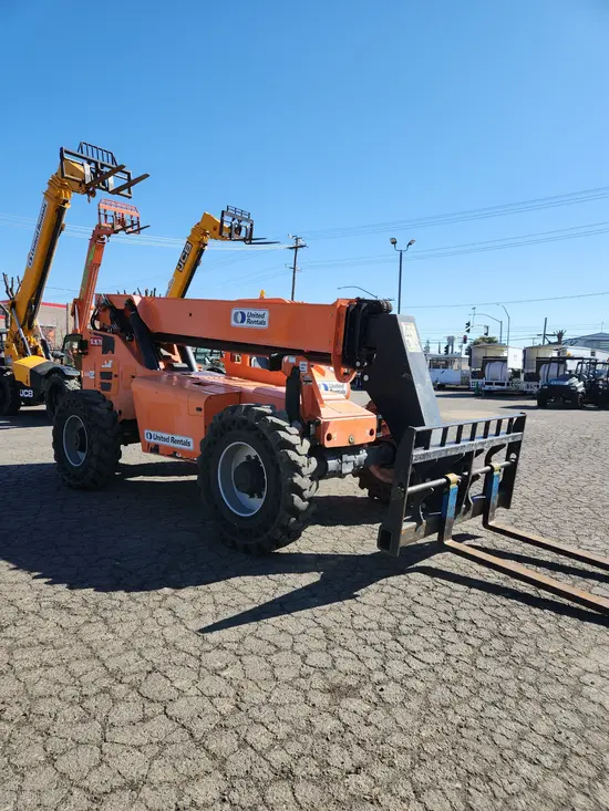 2015 SKYTRAK 8042 Forklift