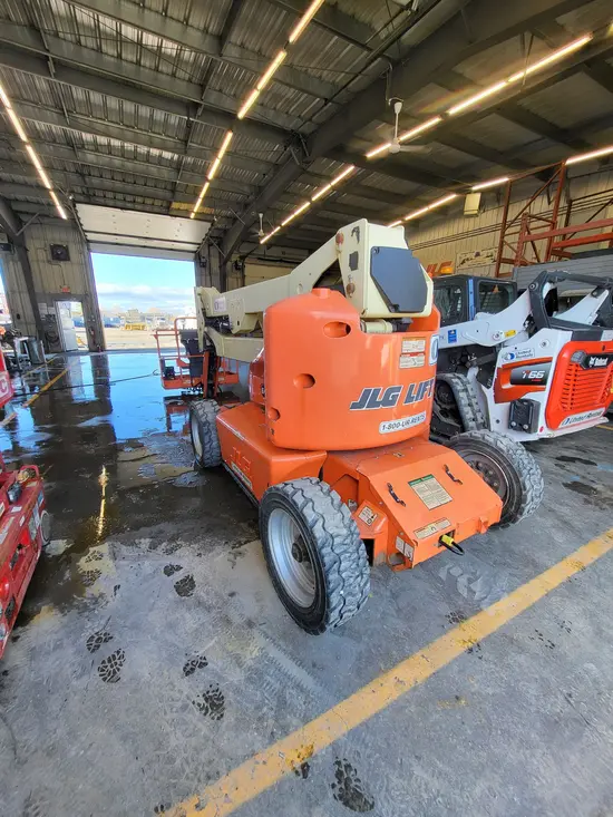 2014 JLG E450AJ Articulating Boom Lift