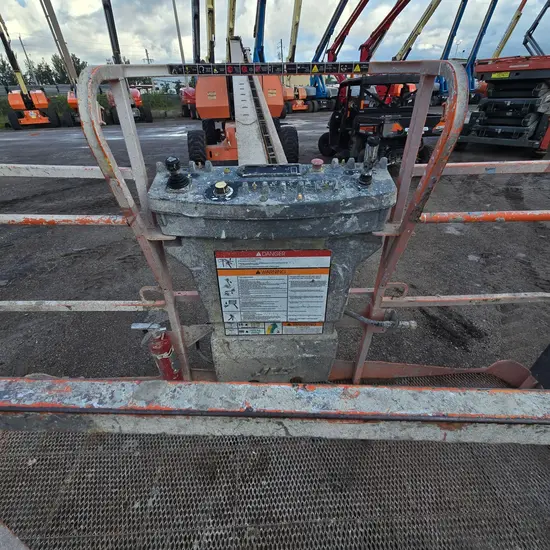 2015 JLG 800S Boom Lift