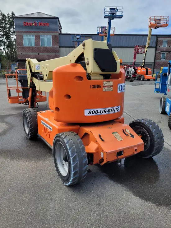2013 JLG E450AJ Articulating Boom Lift