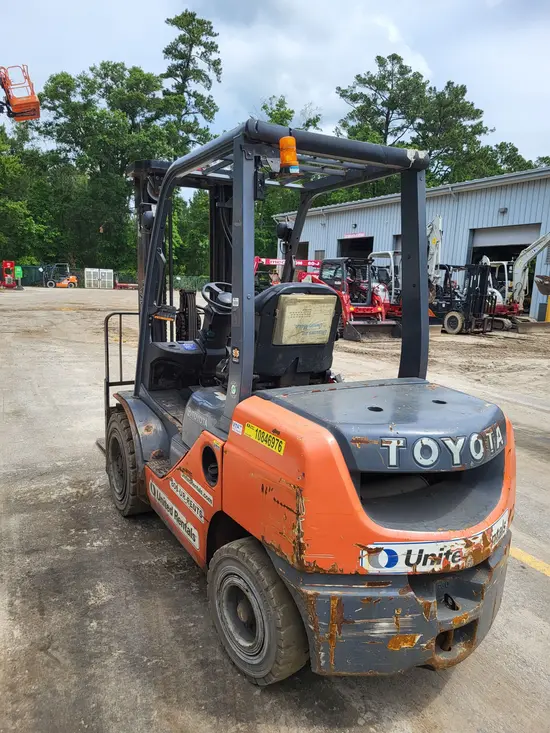 2018 Toyota 8FDU30 Warehouse Forklift