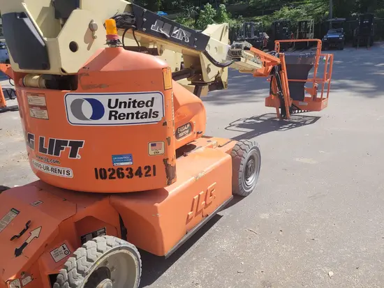 2014 JLG E400AJPN Articulating Boom Lift
