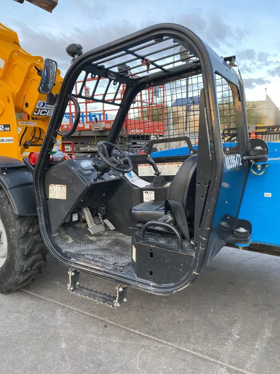 2015 Genie GTH-844 Forklift