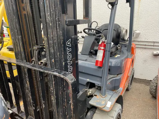 2017 Toyota 8FGU30 Warehouse Forklift