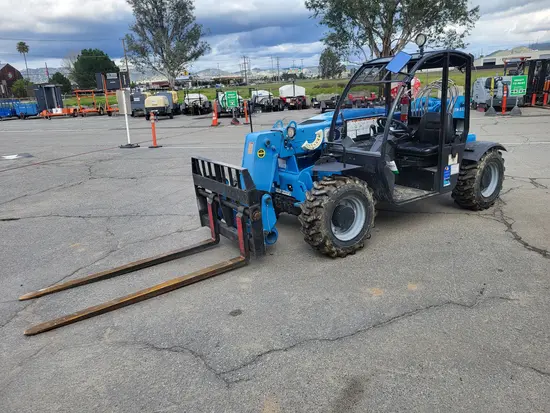 2017 Genie GTH-5519 Forklift