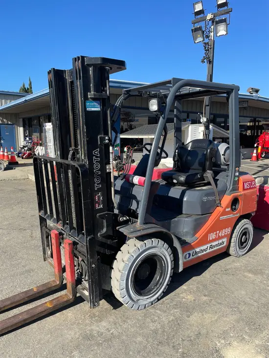 2017 Toyota 8FGU25 Warehouse Forklift
