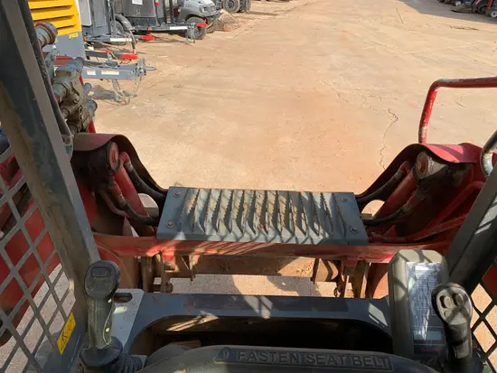 2018 Takeuchi TL8W Track Loader