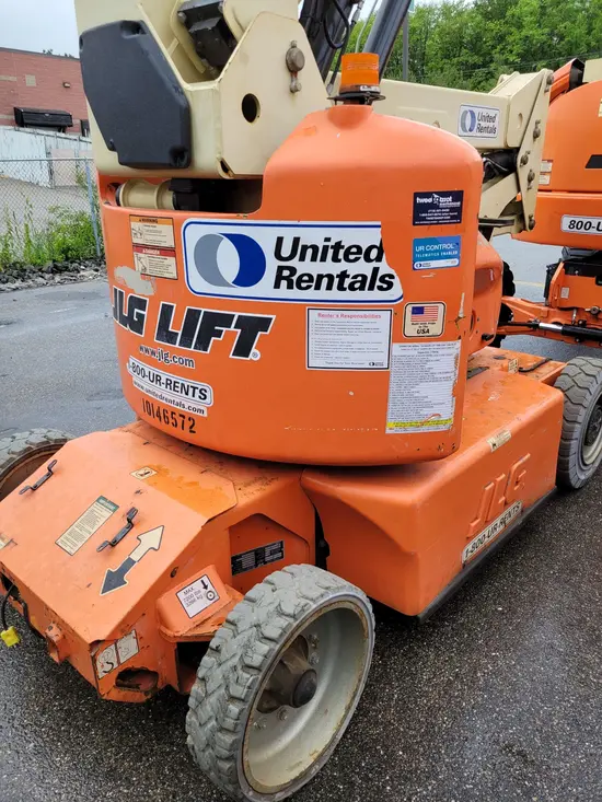 2013 JLG E400AJPN Articulating Boom Lift