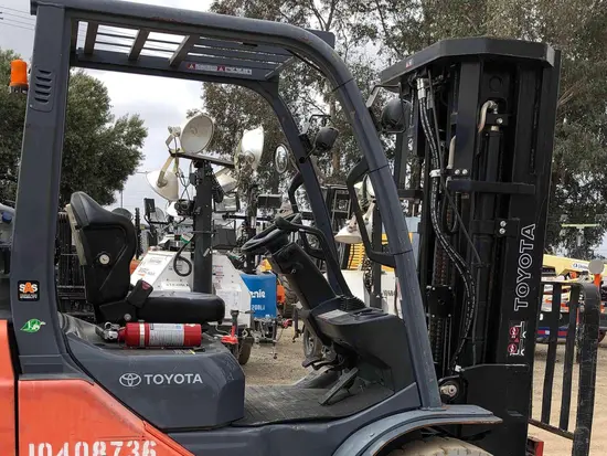 2015 Toyota 8FGU30 Warehouse Forklift