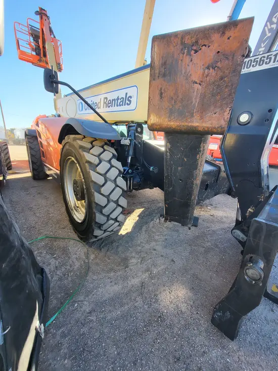 2017 JLG 1055 Forklift