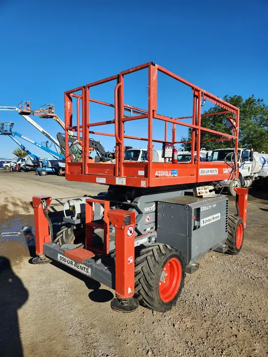2017 Skyjack SJ6832RT Rough Terrain Scissor Lift