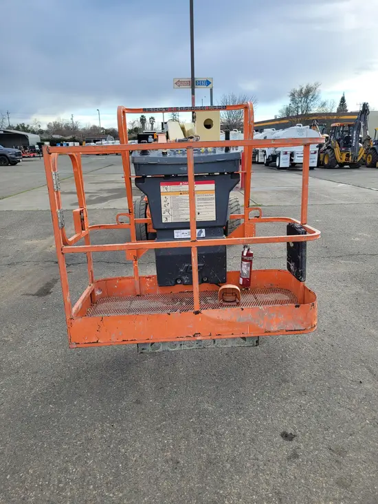 2015 JLG E450AJ Articulating Boom Lift