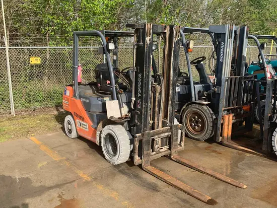 2015 Toyota 8FDU25 Warehouse Forklift