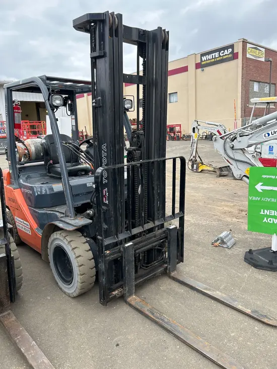 2018 Toyota 8FGU25 Warehouse Forklift