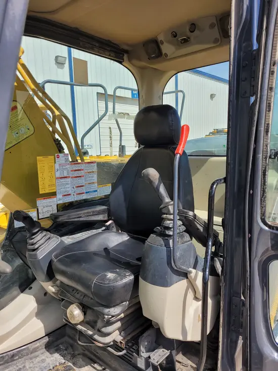 2016 Kobelco SK210LC Excavator