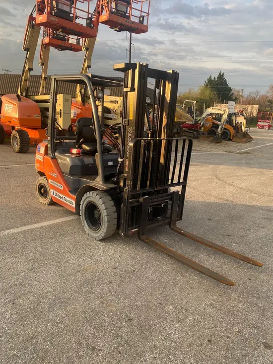 2018 Toyota 8FGU25 Warehouse Forklift