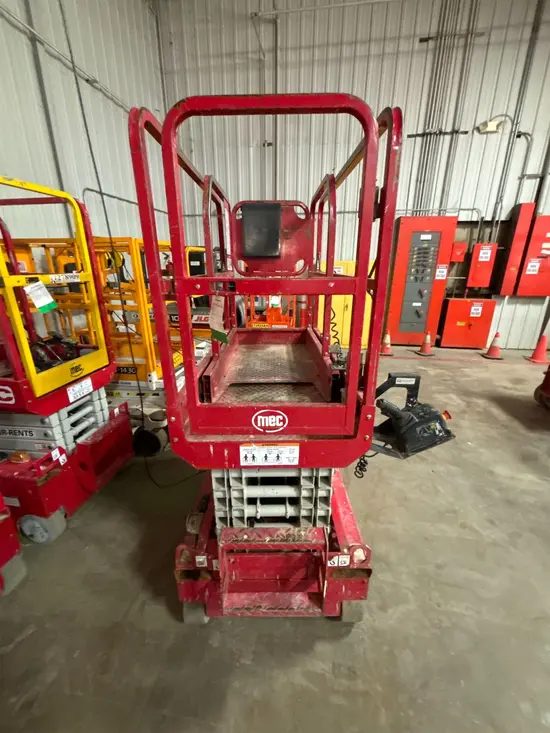 2018 MEC MICRO 19 Scissor Lift