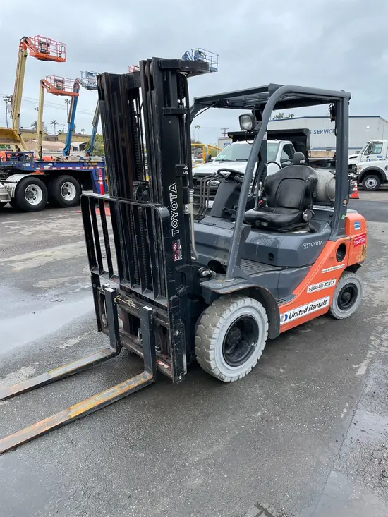 2017 Toyota 8FGU25 Warehouse Forklift