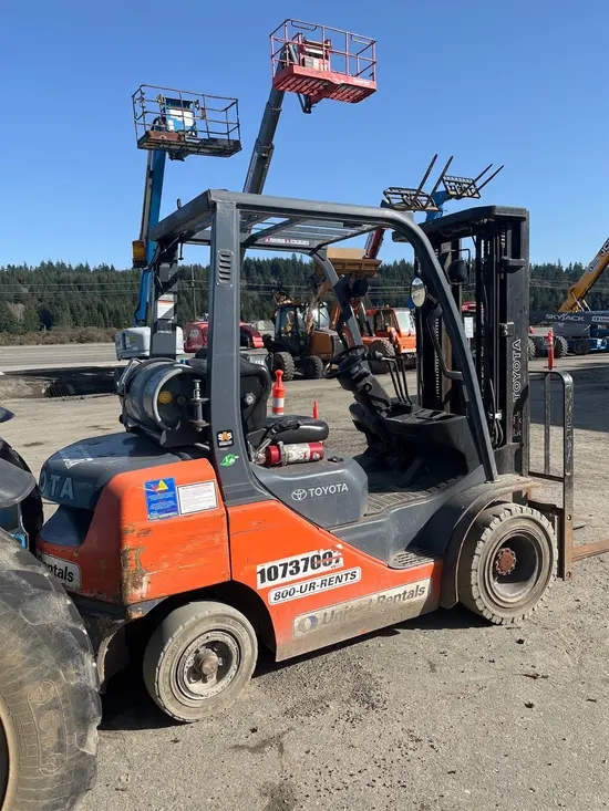 2018 Toyota 8FGU25 Warehouse Forklift