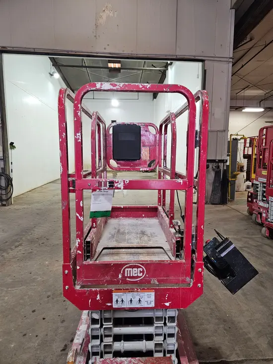 2017 MEC MICRO 19 Scissor Lift