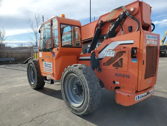 2015 SKYTRAK 6042 Forklift