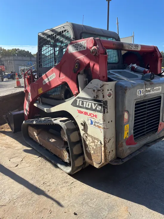 2017 Takeuchi TL10V2-CR Track Loader