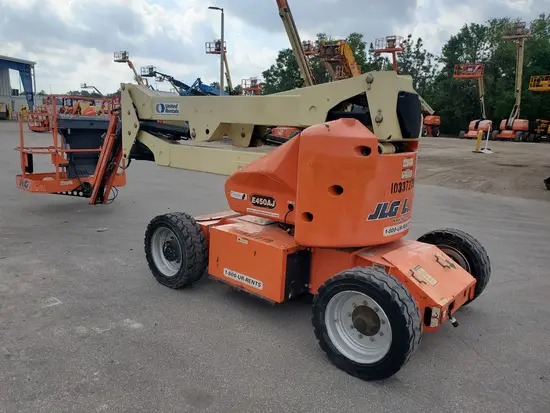 2015 JLG E450AJ Articulating Boom Lift