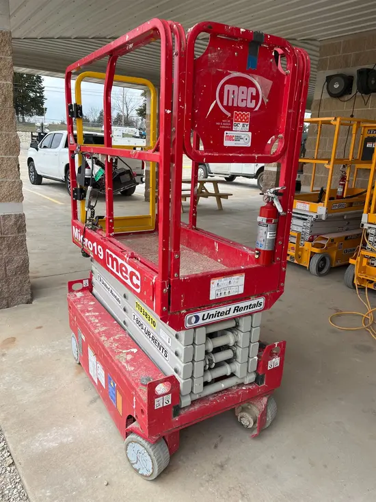2022 MEC MICRO 19 Scissor Lift