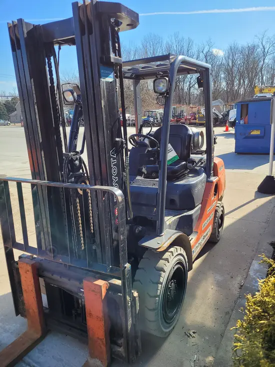 2018 Toyota 8FGU30 Warehouse Forklift