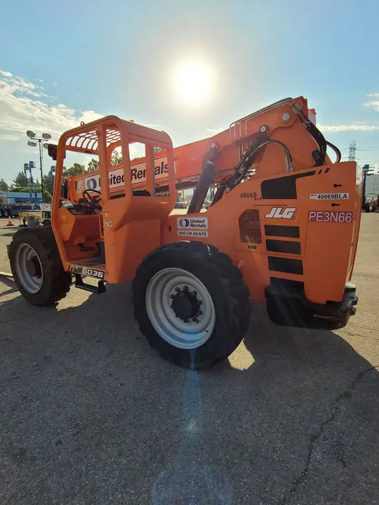 2017 SKYTRAK 6036 Forklift