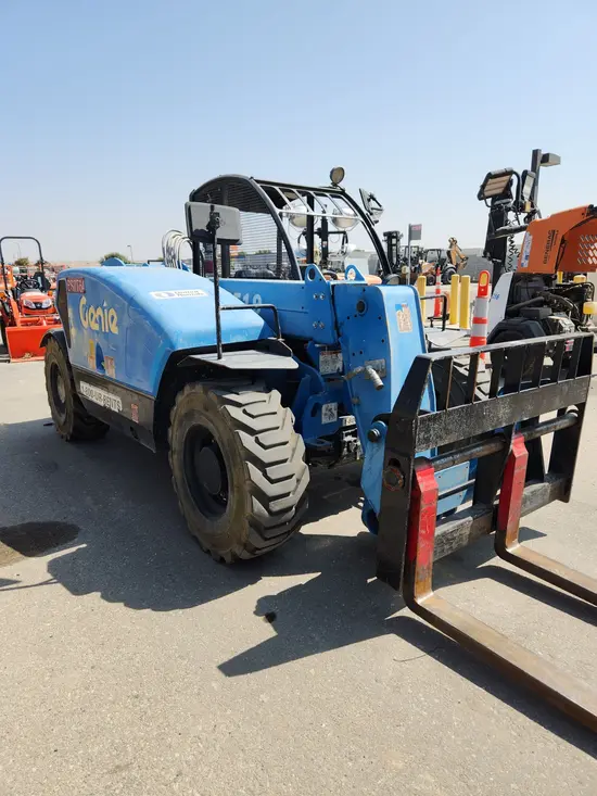 2017 Genie GTH-5519 Forklift