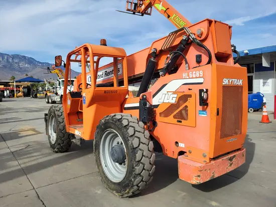 2015 SKYTRAK 6042 Forklift