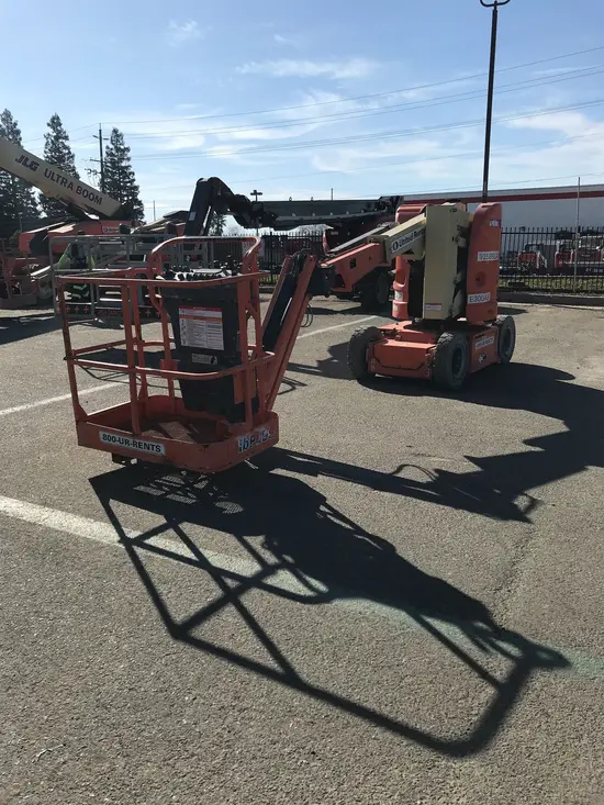 2014 JLG E300AJP Articulating Boom Lift