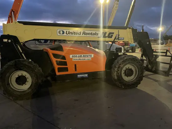 2017 JLG 943 Forklift
