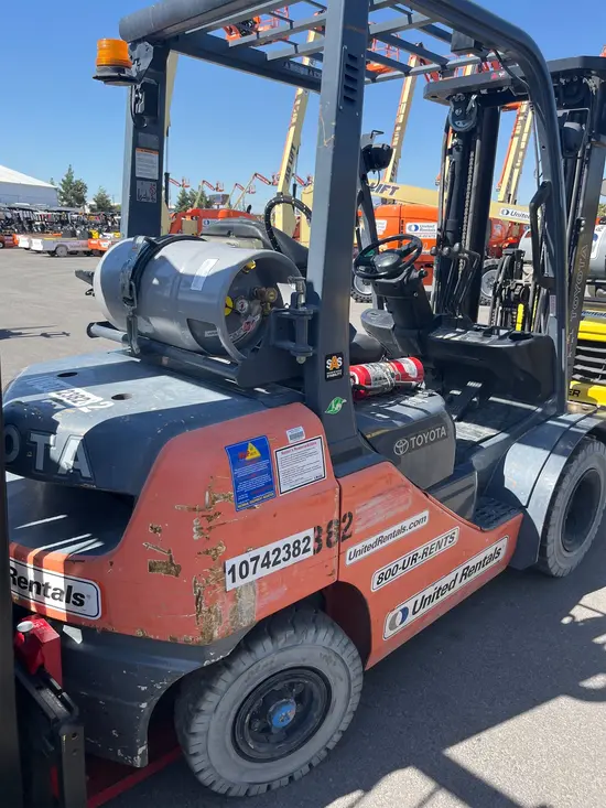 2018 Toyota 8FGU25 Warehouse Forklift
