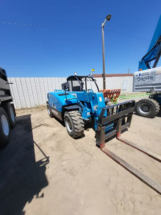 2017 Genie GTH-5519 Forklift