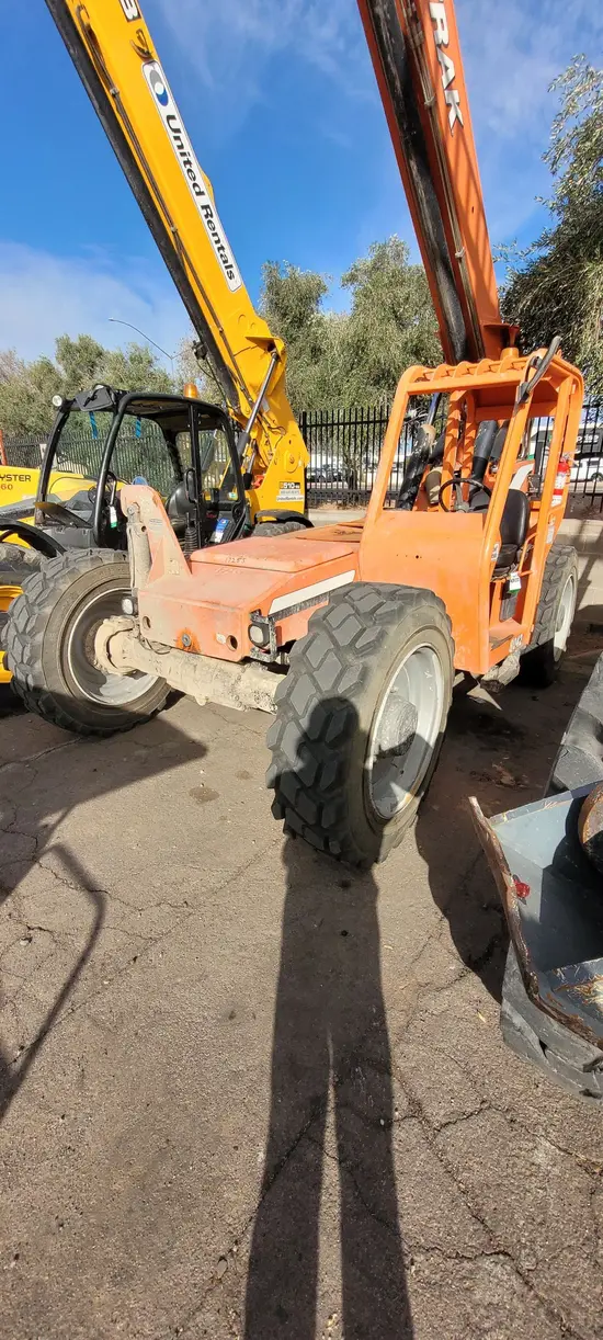 2015 SKYTRAK 8042 Forklift