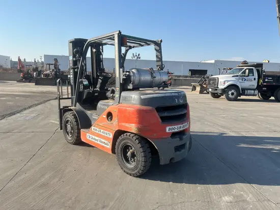 2017 Toyota 8FG35U Warehouse Forklift