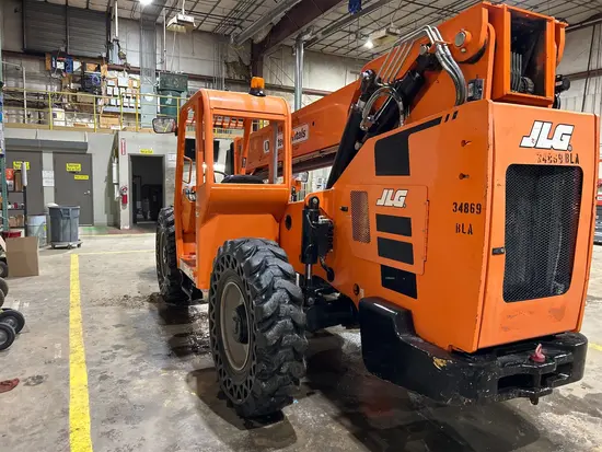 2016 SKYTRAK 8042 Forklift