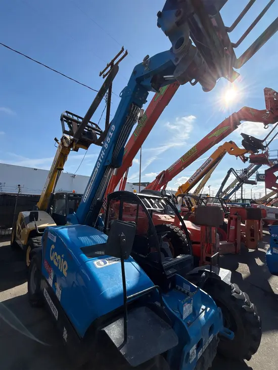2017 Genie GTH-5519 Forklift