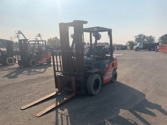 2017 Toyota 8FGU25 Warehouse Forklift