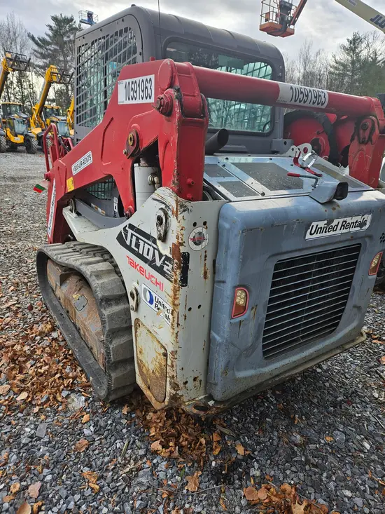 2017 Takeuchi TL10V2-CR Track Loader