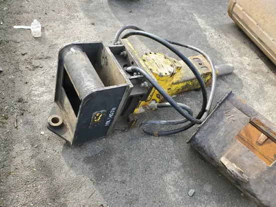 2017 Atlas Copco SB 452 Attachment