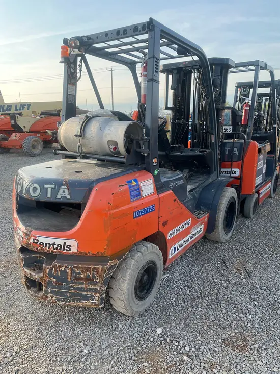 2018 Toyota 8FGU30 Warehouse Forklift